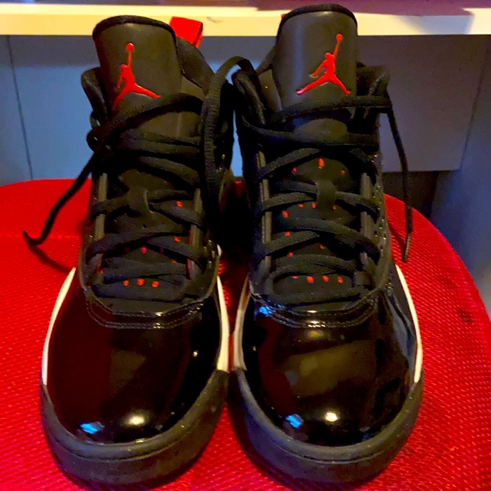 Black,red Jordan’s